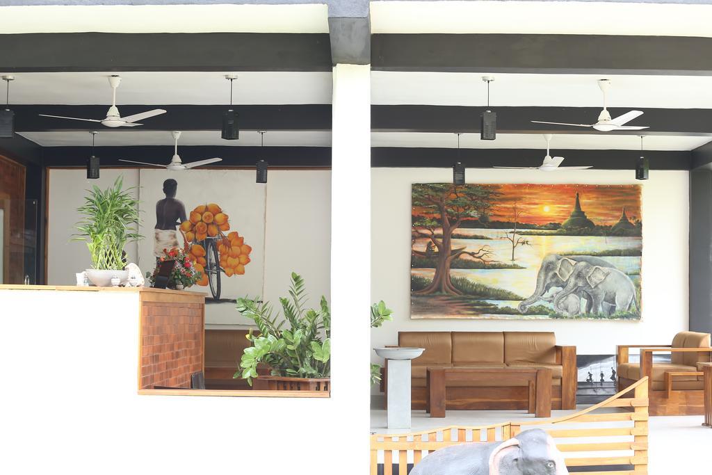 Eco Hotel Black & White - Anuradhapura Mihintale Luaran gambar