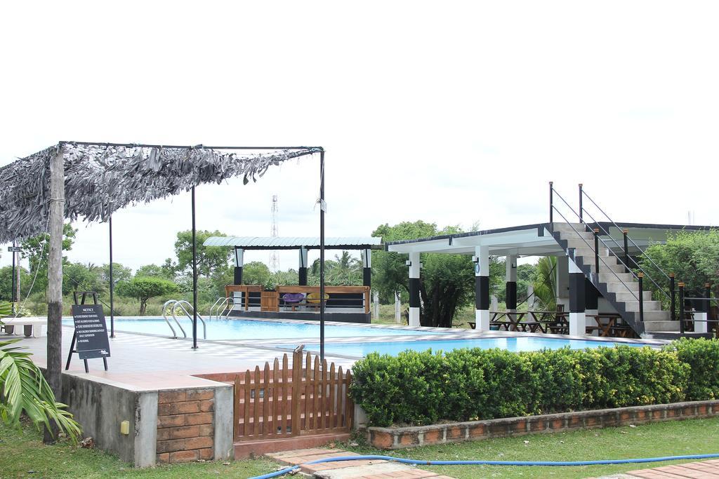 Eco Hotel Black & White - Anuradhapura Mihintale Luaran gambar
