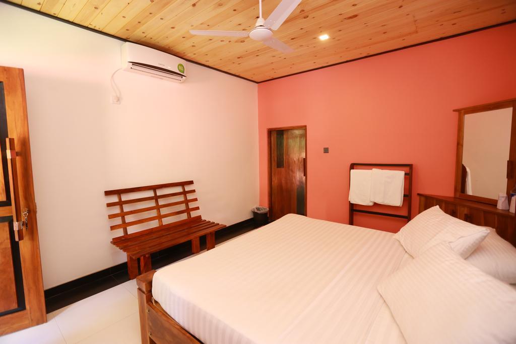 Eco Hotel Black & White - Anuradhapura Mihintale Luaran gambar