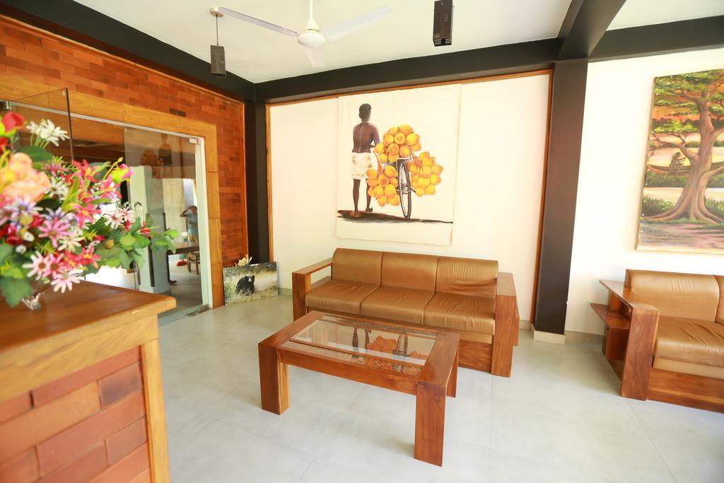Eco Hotel Black & White - Anuradhapura Mihintale Luaran gambar