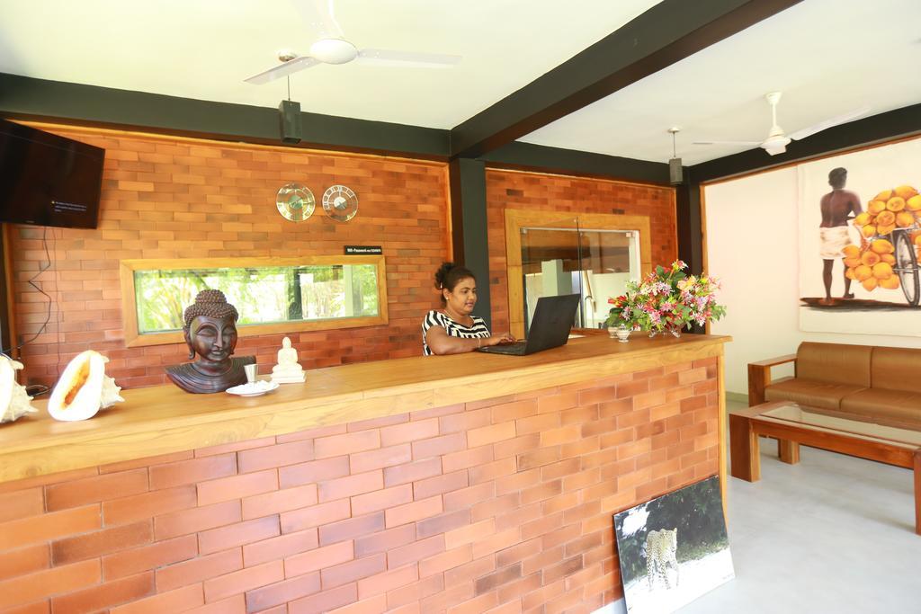 Eco Hotel Black & White - Anuradhapura Mihintale Luaran gambar