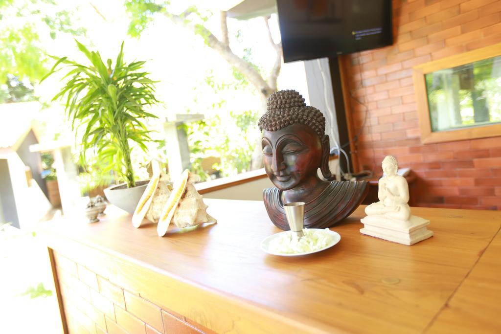 Eco Hotel Black & White - Anuradhapura Mihintale Luaran gambar