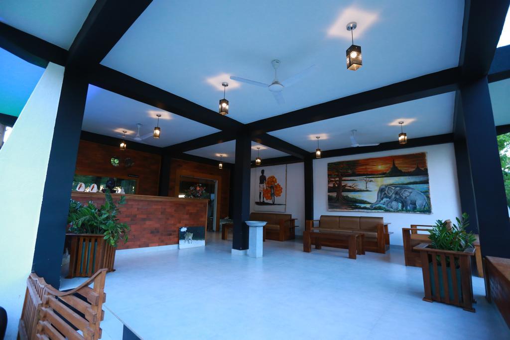 Eco Hotel Black & White - Anuradhapura Mihintale Luaran gambar