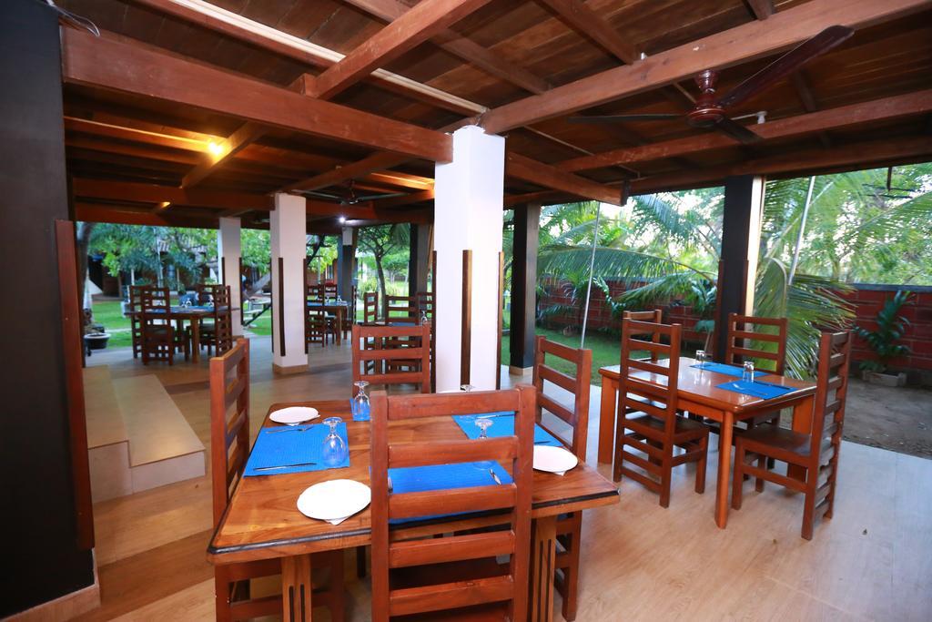 Eco Hotel Black & White - Anuradhapura Mihintale Luaran gambar