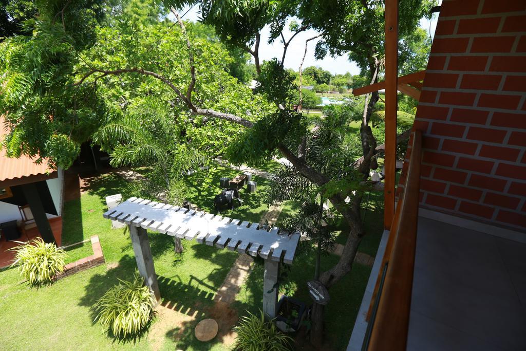 Eco Hotel Black & White - Anuradhapura Mihintale Luaran gambar