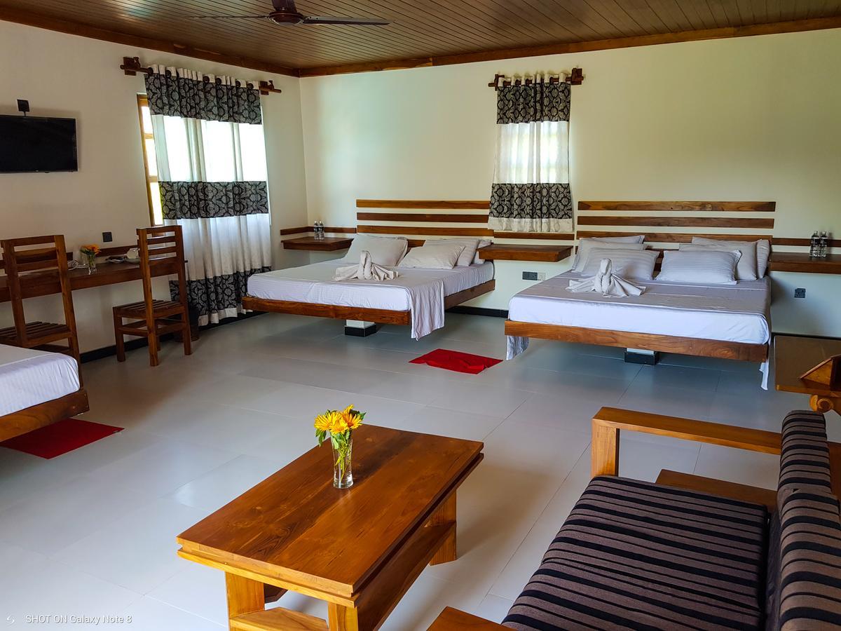Eco Hotel Black & White - Anuradhapura Mihintale Luaran gambar