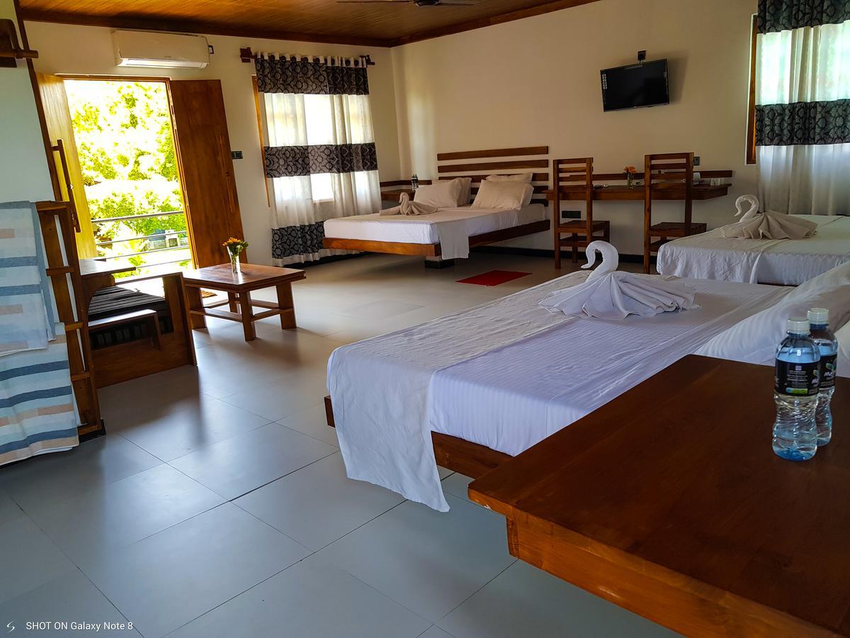 Eco Hotel Black & White - Anuradhapura Mihintale Luaran gambar