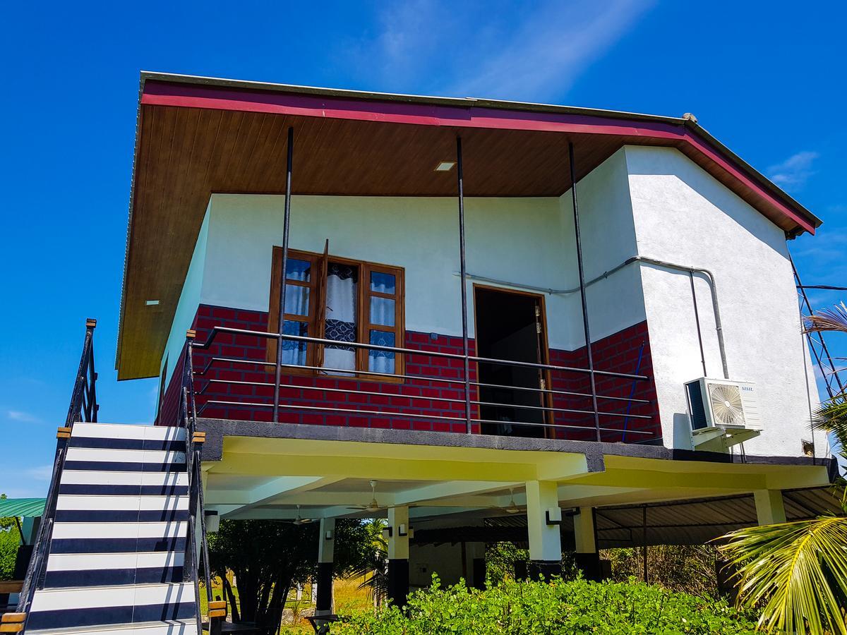 Eco Hotel Black & White - Anuradhapura Mihintale Luaran gambar